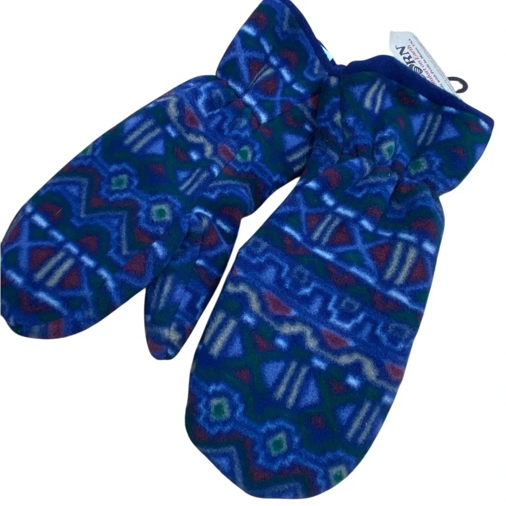 NWT Acorn Fleece Mittens